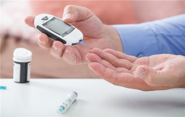 Insulet开发世界首个FDA批准的无管路胰岛素泵，为糖尿病患者改善治疗方式